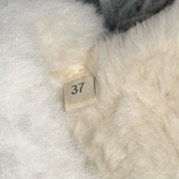 SKIMS white The Slide Faux Fur Slipper EU 37 US 6.5 - Picture 5 of 5